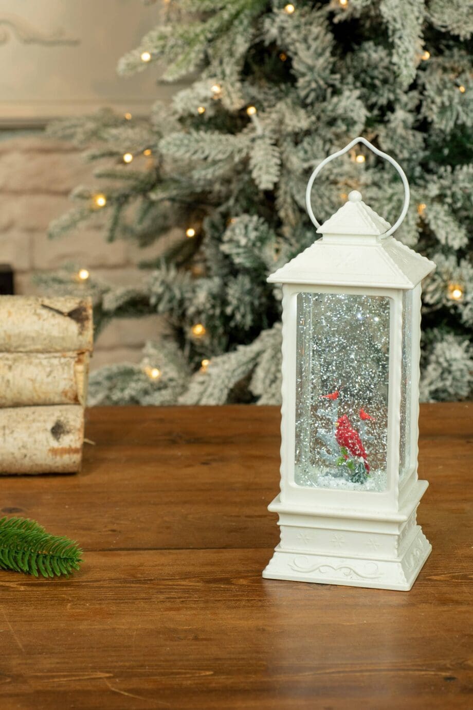 10.5" Cardinal Family water lantern (snow globe)