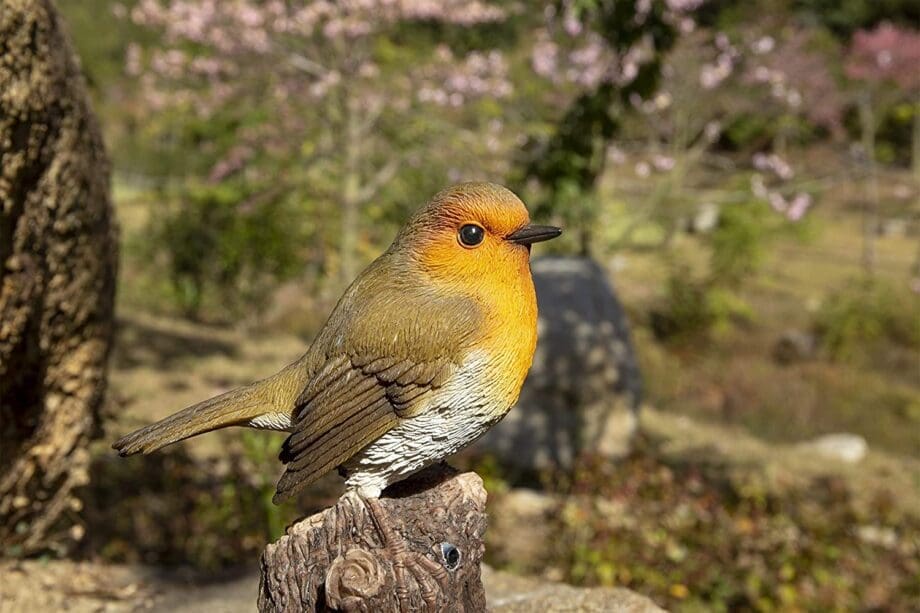 5" Robin Motion Activated Singing Figurine